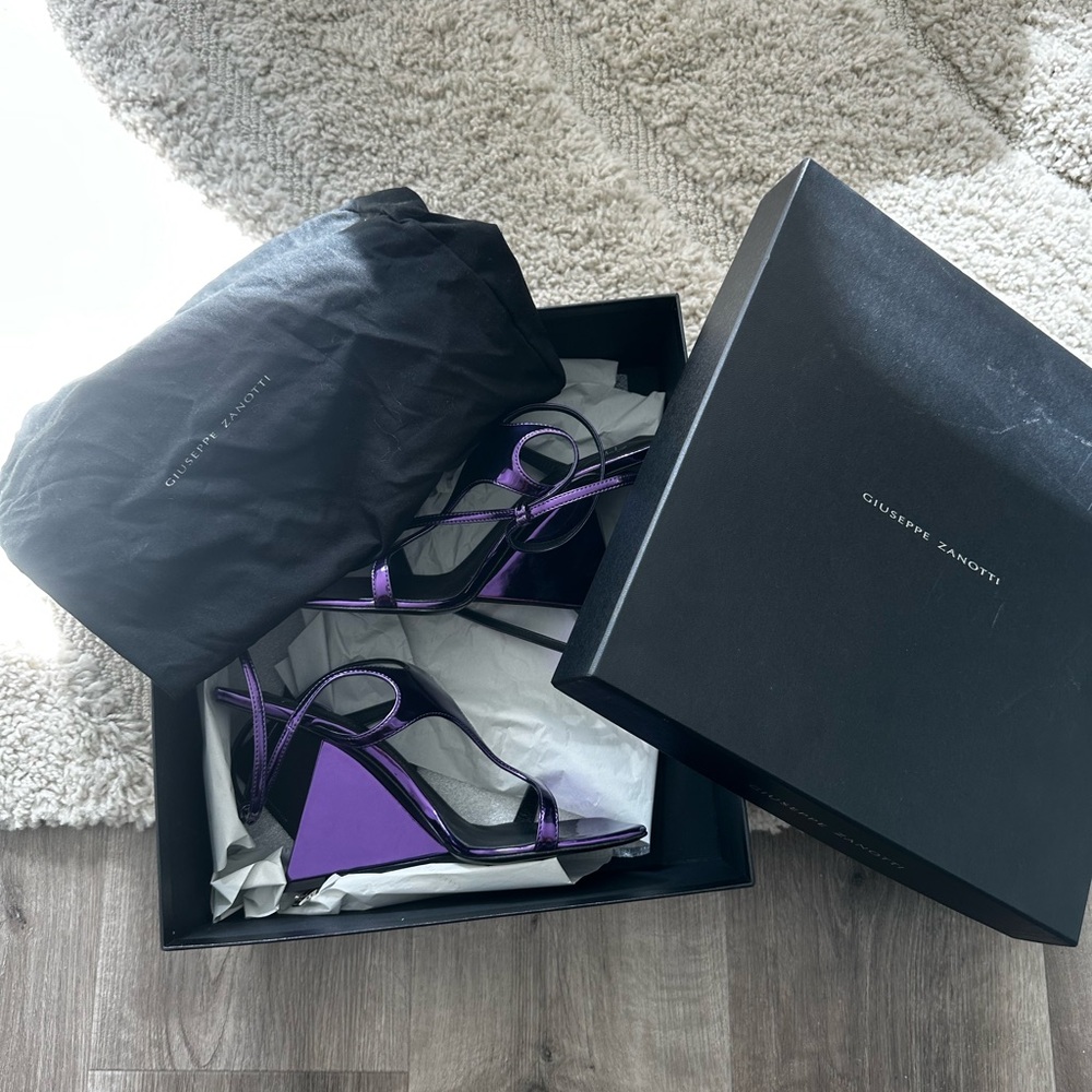 Giuseppe Zanotti Strappy Purple Heels - Picture 2 of 5